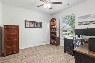 985 E Villas Ct, Lewisville, TX 75067 - Photo 3