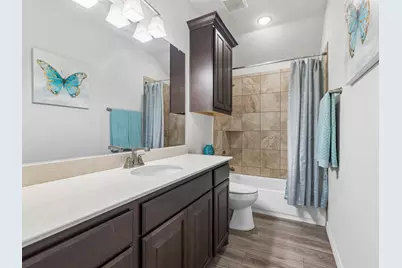 985 E Villas Court, Lewisville, TX 75067 - Photo 15
