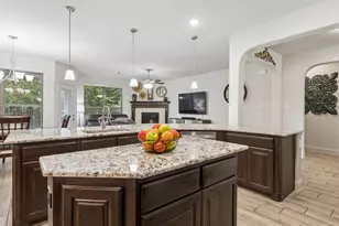 985 E Villas Ct, Lewisville, TX 75067 - Photo 9