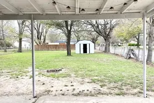 1505 Lynn St, Bonham, TX 75418 - Photo 3