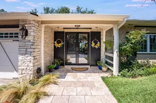 5623 Thunderbird Ct, Granbury, TX 76049 - Photo 3
