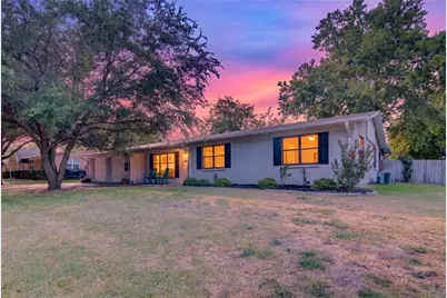 807 W Elizabeth Drive, Robinson, TX 76706 - Photo 1