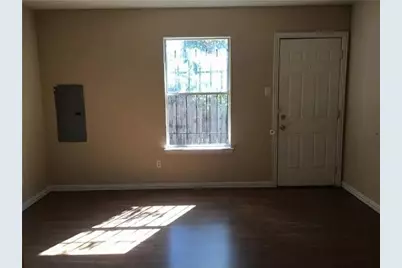1504 E Mulkey Street, Fort Worth, TX 76104 - Photo 5