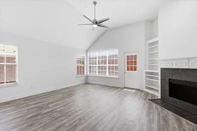 567 Southridge Way, Irving, TX 75063 - Photo 9