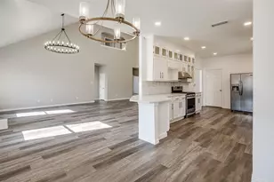 1016 Telluride Dr, Arlington, TX 76001 - Photo 9