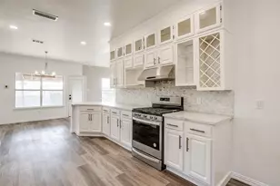 1016 Telluride Dr, Arlington, TX 76001 - Photo 11