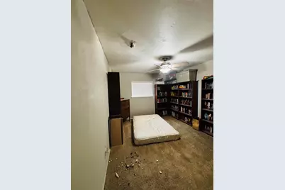 737 S Holiday Drive, Grand Prairie, TX 75052 - Photo 11