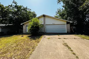 737 S Holiday Dr, Grand Prairie, TX 75052 - Photo 1