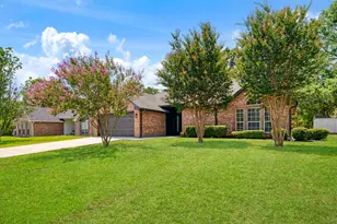 470 Chestnut Ln, Reno, TX 75462 - Photo 1