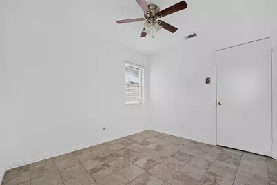 909 Rosewood Hills Drive, Garland, TX 75040 - Photo 15