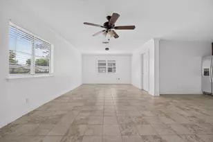 909 Rosewood Hills Dr, Garland, TX 75040 - Photo 9
