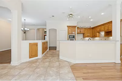 828 Spring Creek Drive, Grapevine, TX 76051 - Photo 13