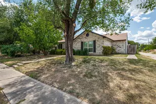 3006 Oak Ridge Pl, Grand Prairie, TX 75052 - Photo 1