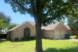 825 Springfield Dr, Cedar Hill, TX 75104 - Photo 1