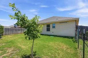 1124 Autumnwood Dr, Azle, TX 76020 - Photo 29