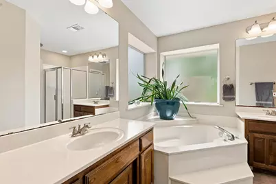 106 Cedar Crest Court, Hudson Oaks, TX 76087 - Photo 17