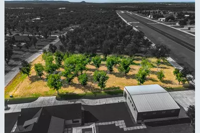 943 E Landings, Granbury, TX 76049 - Photo 11