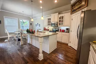 402 N Trinity St, Decatur, TX 76234 - Photo 3