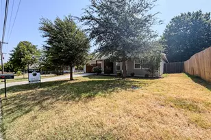 402 N Trinity St, Decatur, TX 76234 - Photo 1