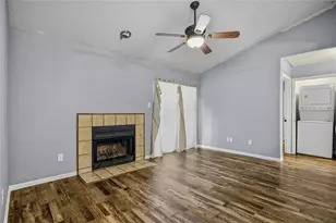 1307 Willoughby Ln, Arlington, TX 76011 - Photo 3