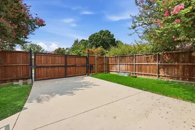 1100 Yorkshire Drive, Carrollton, TX 75007 - Photo 35