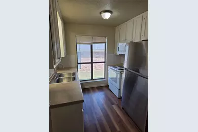 1014 Harbor Lakes Drive, Granbury, TX 76048 - Photo 3
