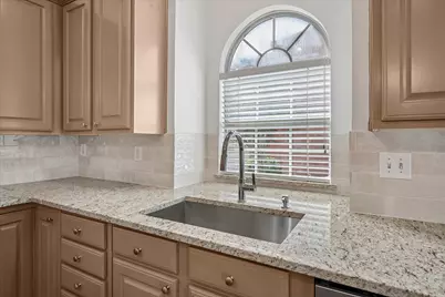 8136 Mount Shasta Circle, Fort Worth, TX 76137 - Photo 15