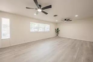 5413 Jane Anne St, Haltom City, TX 76117 - Photo 3