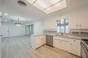 5413 Jane Anne St, Haltom City, TX 76117 - Photo 11