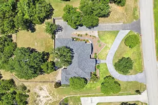 2010 Woodland Hills Ln, Weatherford, TX 76087 - Photo 31