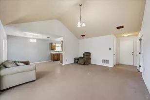 409 29th St, Grand Prairie, TX 75050 - Photo 9
