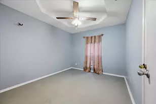 409 29th St, Grand Prairie, TX 75050 - Photo 13
