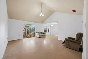 409 29th St, Grand Prairie, TX 75050 - Photo 7
