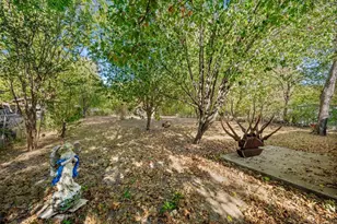 409 29th St, Grand Prairie, TX 75050 - Photo 5