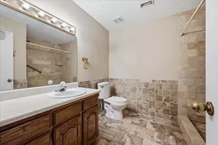 409 29th St, Grand Prairie, TX 75050 - Photo 15