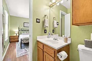 601 E Avenue F, Midlothian, TX 76065 - Photo 11