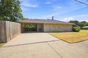 601 E Avenue F, Midlothian, TX 76065 - Photo 23