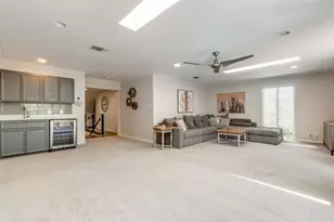 9805 Estate Ln, Dallas, TX 75238 - Photo 15