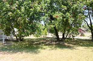 108 E Kirby Ave, Quinlan, TX 75474 - Photo 7