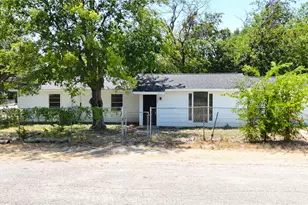 108 E Kirby Ave, Quinlan, TX 75474 - Photo 1