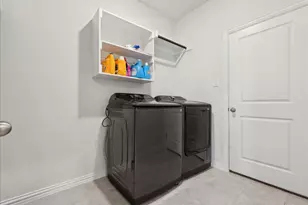 7045 Pecan Gln Pl, Fort Worth, TX 76120 - Photo 7