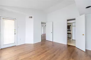 3101 Townbluff Dr, Plano, TX 75075 - Photo 11