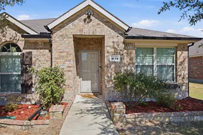 1612 Ambercrest Drive, Lancaster, TX 75146 - Photo 7