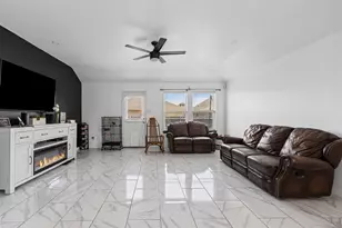 1612 Ambercrest Dr, Lancaster, TX 75146 - Photo 11