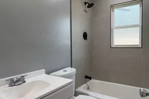 2500 Normont Cir, Fort Worth, TX 76103 - Photo 13