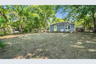 220 W Murray Street, Denison, TX 75020 - Photo 17