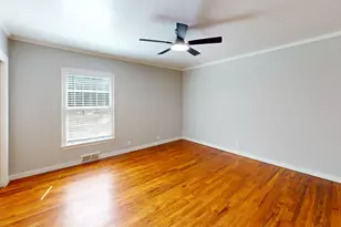2010 N Locust St, Denton, TX 76209 - Photo 13