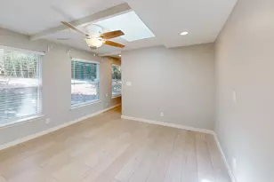 2010 N Locust St, Denton, TX 76209 - Photo 11