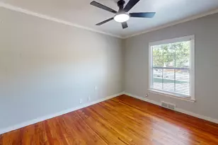 2010 N Locust St, Denton, TX 76209 - Photo 15
