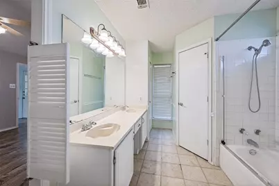 9008 Topperwind Court, Fort Worth, TX 76134 - Photo 15